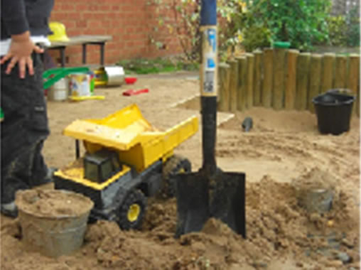 Developing language outdoors through construction roleplay